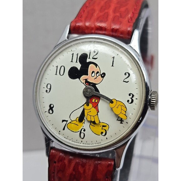 Vintage Ingersoll By Timex Mickey Mouse Wind Up Watch 30101 WDP Red Leather Mens - Picture 4 of 13